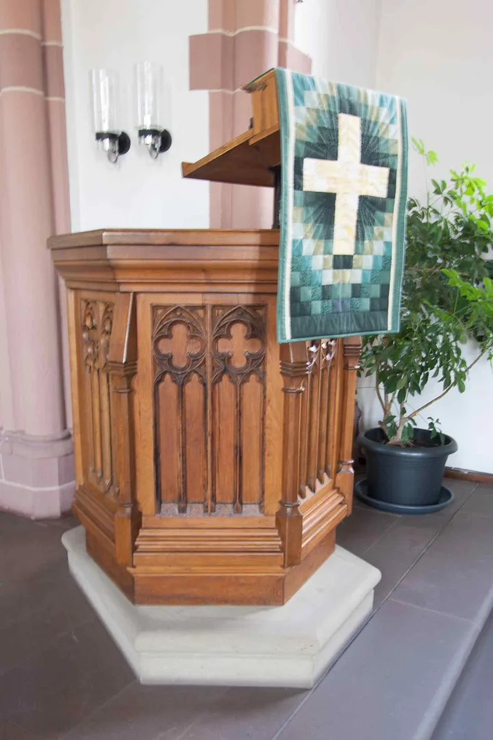 Preekstoel in Evangelische Kirche, Saarburg