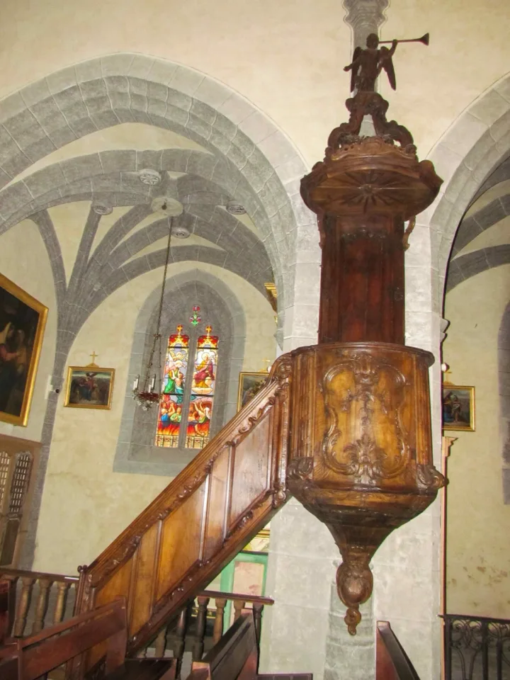 Preekstoel in Eglise Saint-Matthieu de Salers, Salers