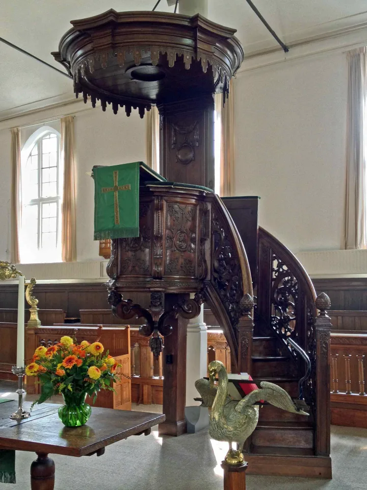 Preekstoel in Lutherse kerk, Leiden