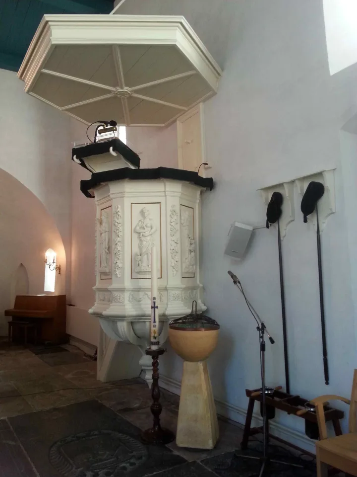 Preekstoel in St Vitus kerk, Doezum