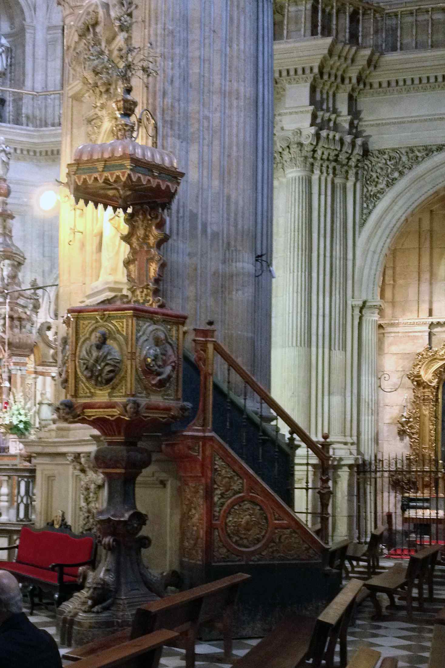 Preekstoel in Iglesia del Sagrario, Granada