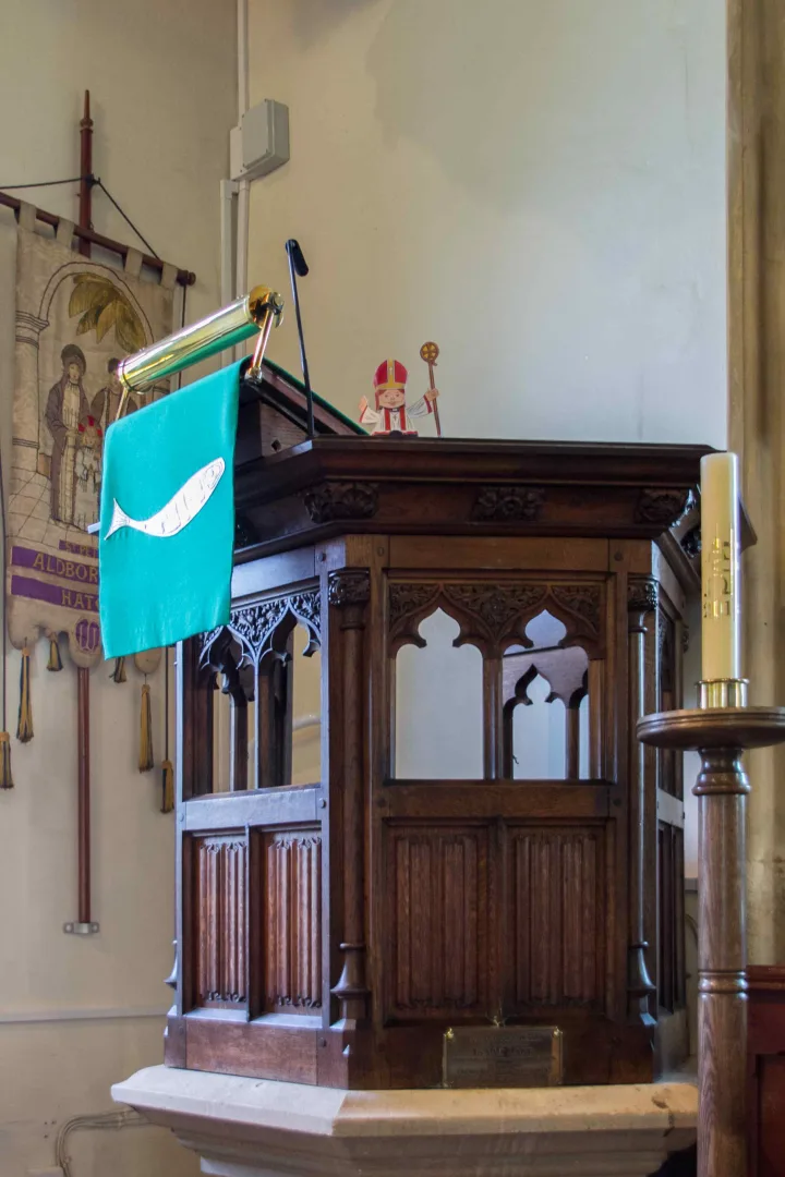 Preekstoel in St Peters Church, Aldborough Hatch
