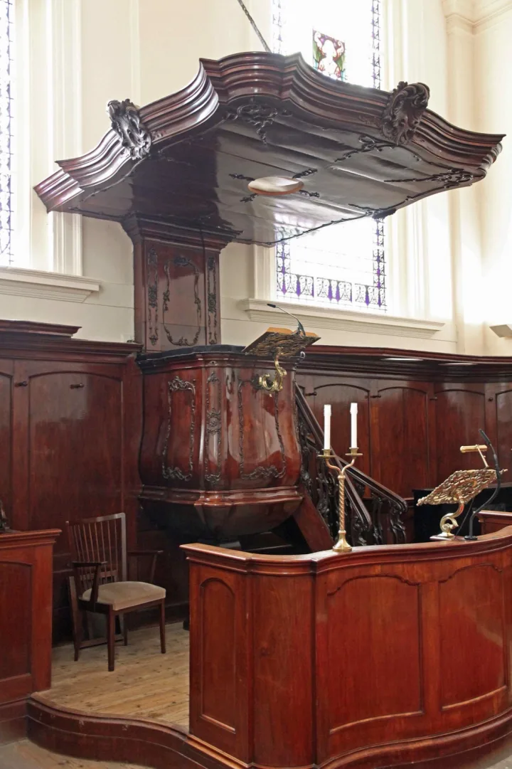 Preekstoel in Doopsgezinde kerk, Utrecht