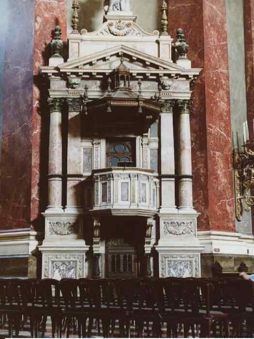 Preekstoel in Stephanus Basiliek, Budapest