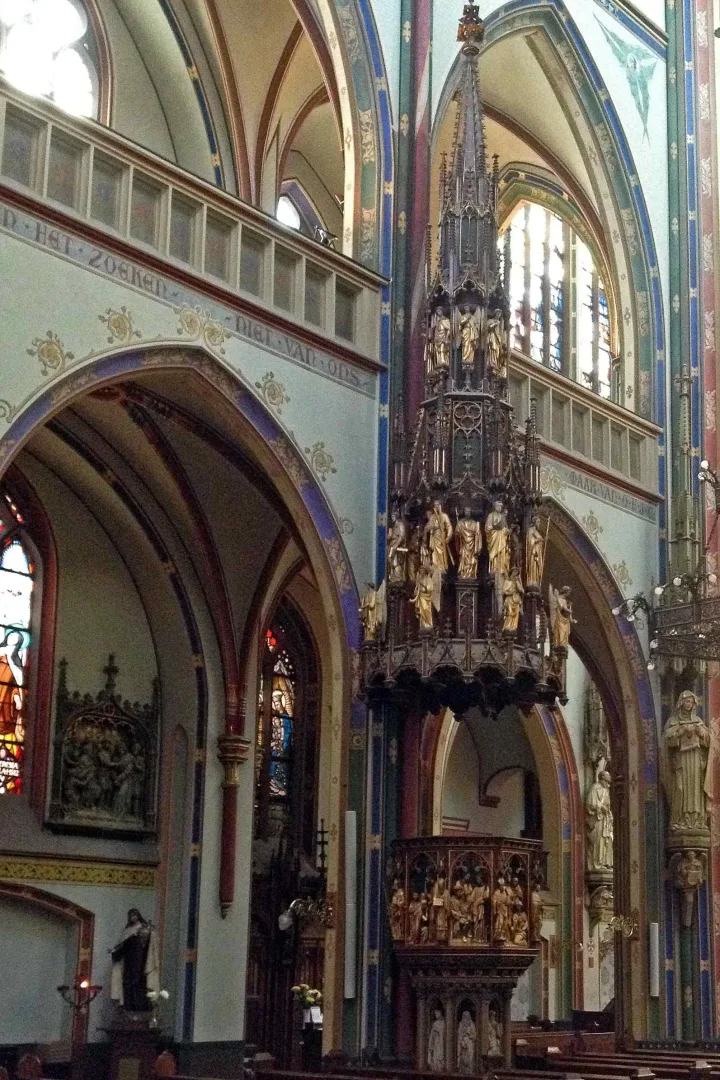 Preekstoel in De Krijtberg, Amsterdam