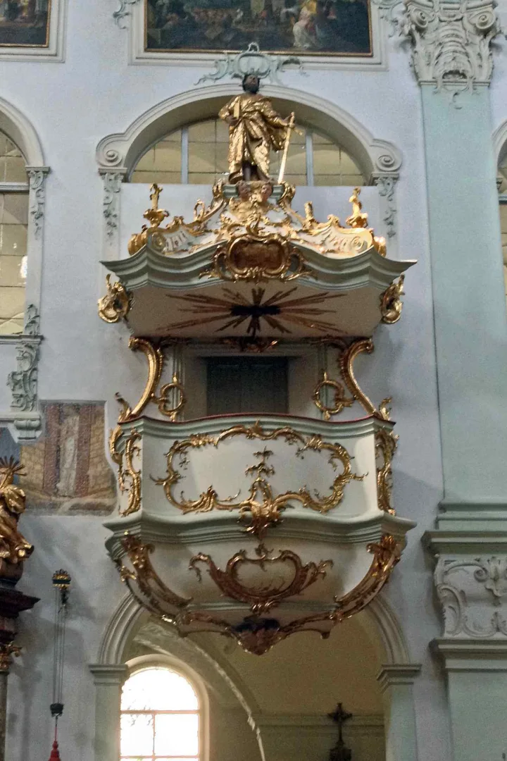 Preekstoel in Stiftskirche St Peter, Salzburg