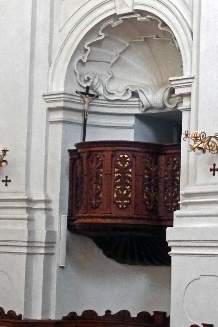 Preekstoel in Dreifaltigkeitskirche, Salzburg