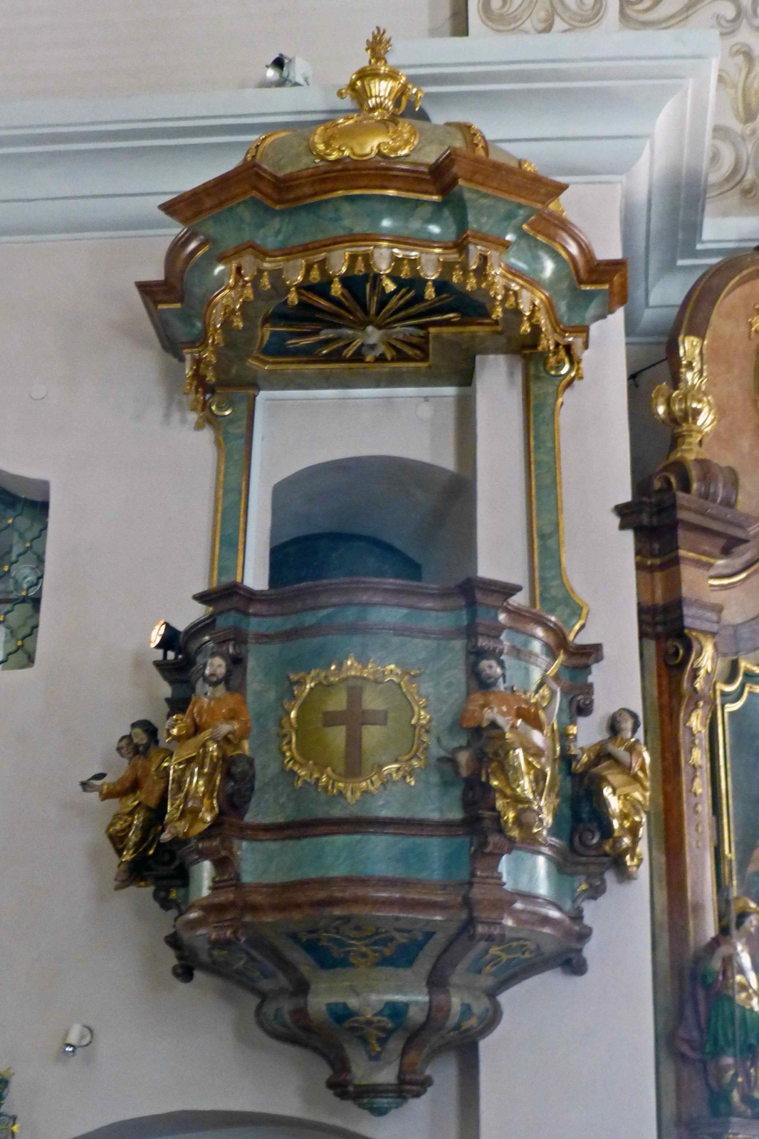 Preekstoel in Pfarrkirche St Ägidius, St Gilgen
