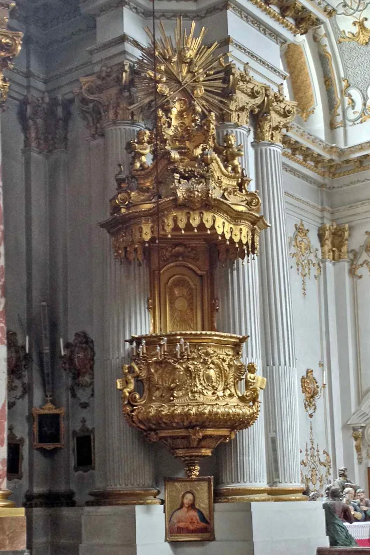 Preekstoel in Damenstiftskirche, Munchen