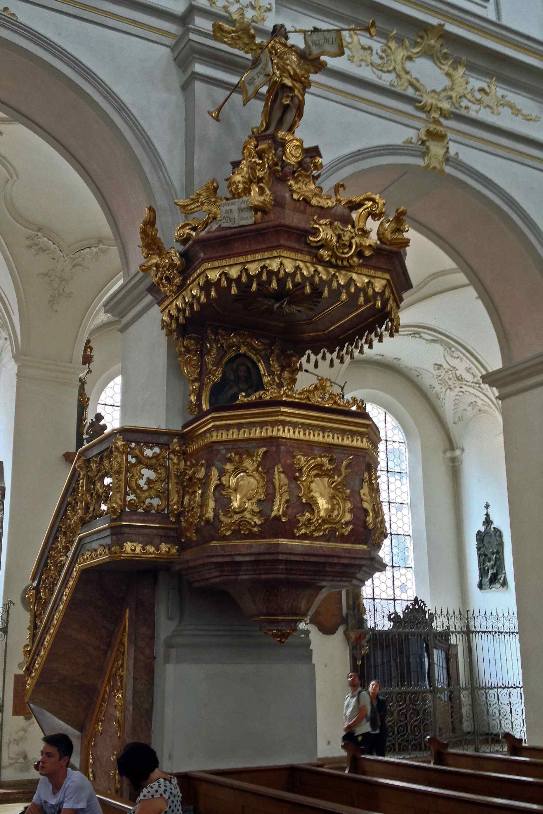 Preekstoel in Peterskirche, Munchen
