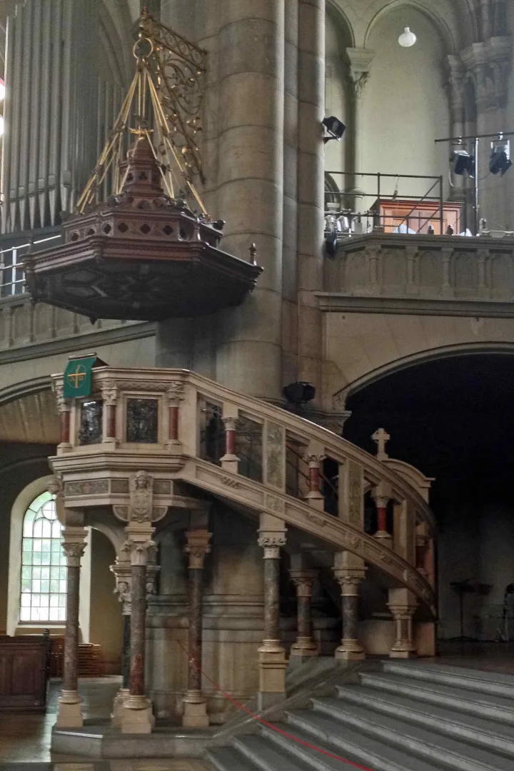 Preekstoel in Lukaskirche, Munchen