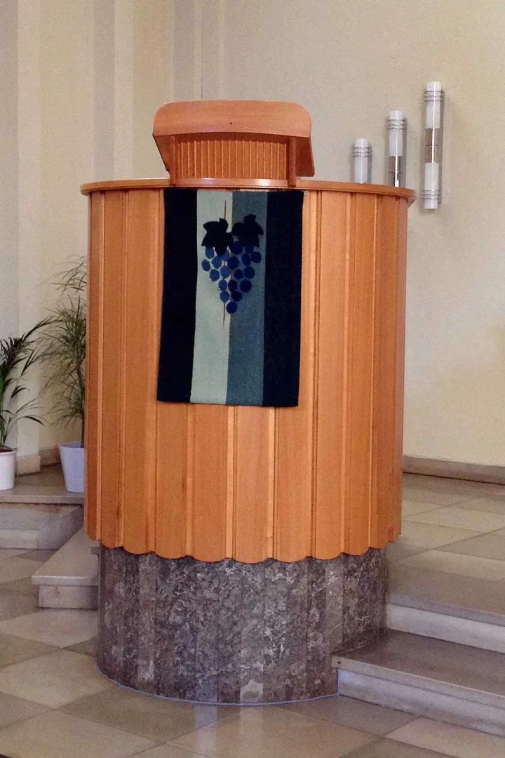 Pulpit at Martin-Luther-Kirche, Bad Neuenahr 