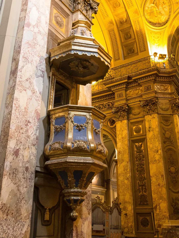 Preekstoel in Metropolitan Cathedral, Buenos Aires