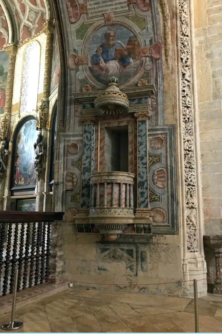 Preekstoel in Convento de Cristo - Charola, 2300-000 Tomar