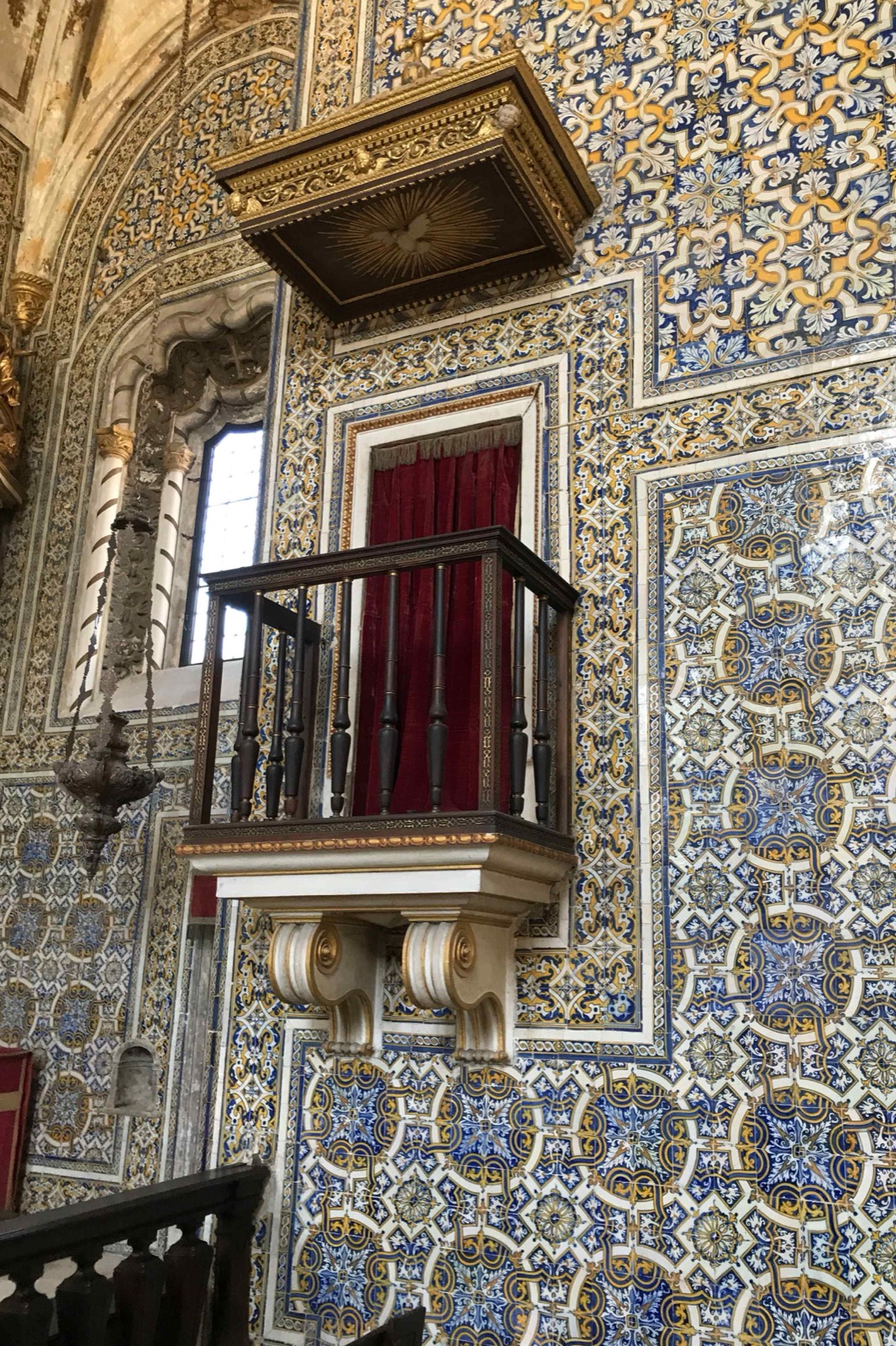 Pulpit at Capela de Sao Miguel, 3000-210 Coimbra