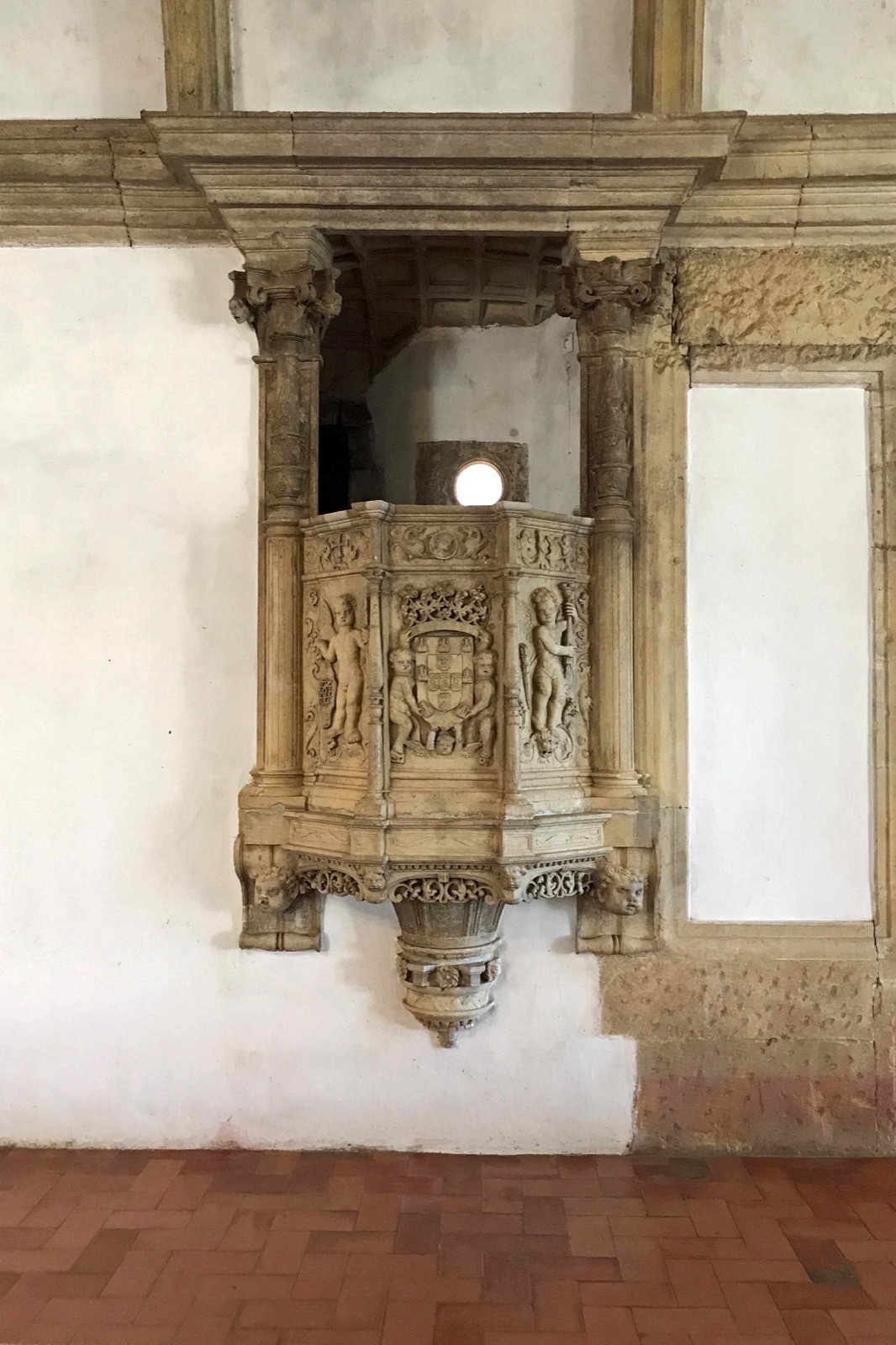 Pulpit at Convento de Cristo - RefectÃ³rio, 2300-000 Tomar