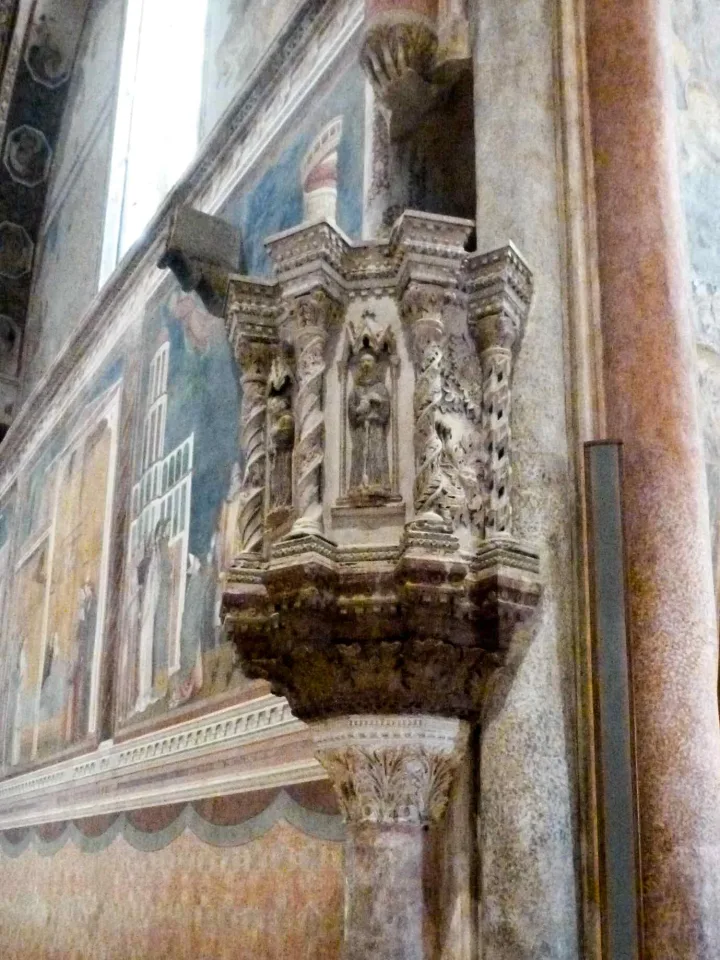 Preekstoel in Basilica Papale di San Franscesco Chiesa Superiores, Assisi