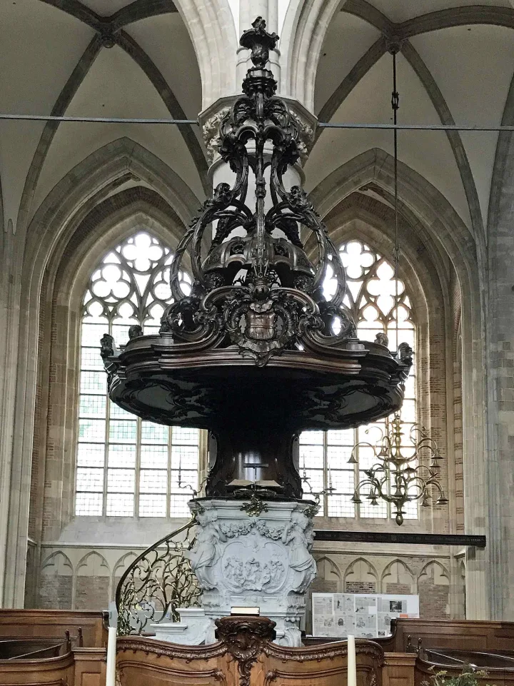 Preekstoel in Grote Kerk, Dordrecht