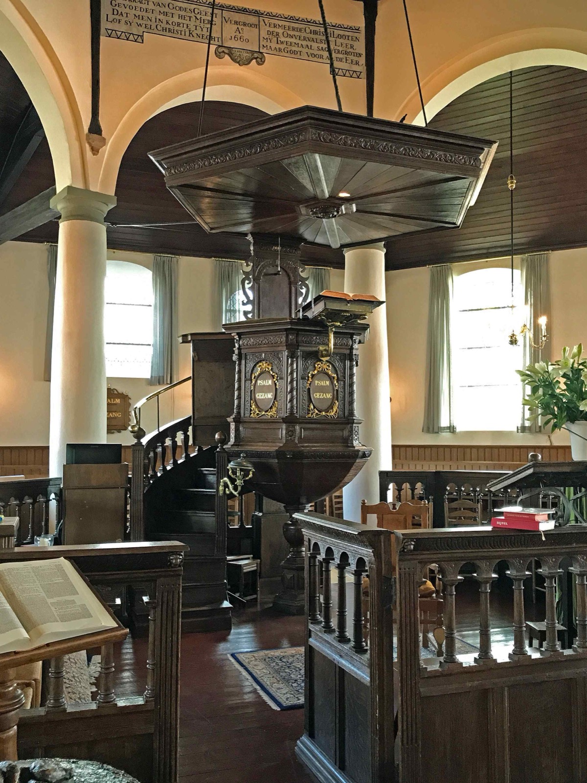 Preekstoel in Grote Kerk of Laurentiuskerk, Rijnsburg