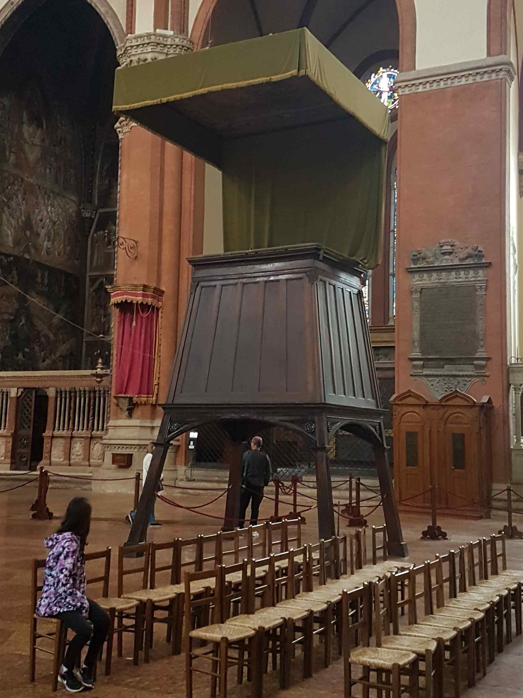 Preekstoel in Basilica di San Petronio, Bologna