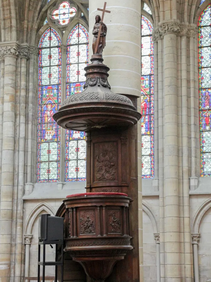 Preekstoel in Cathedrale St Etienne, Chalons en Champagne