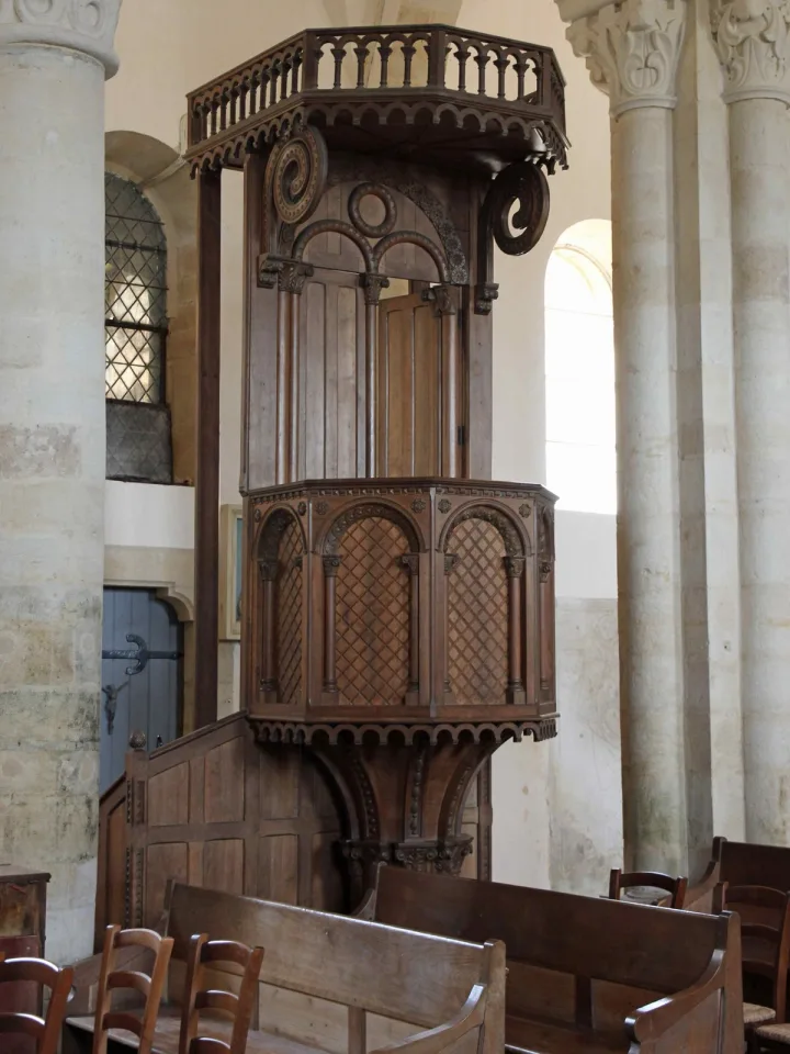 Preekstoel in Parochiekerk, Saint Reverien