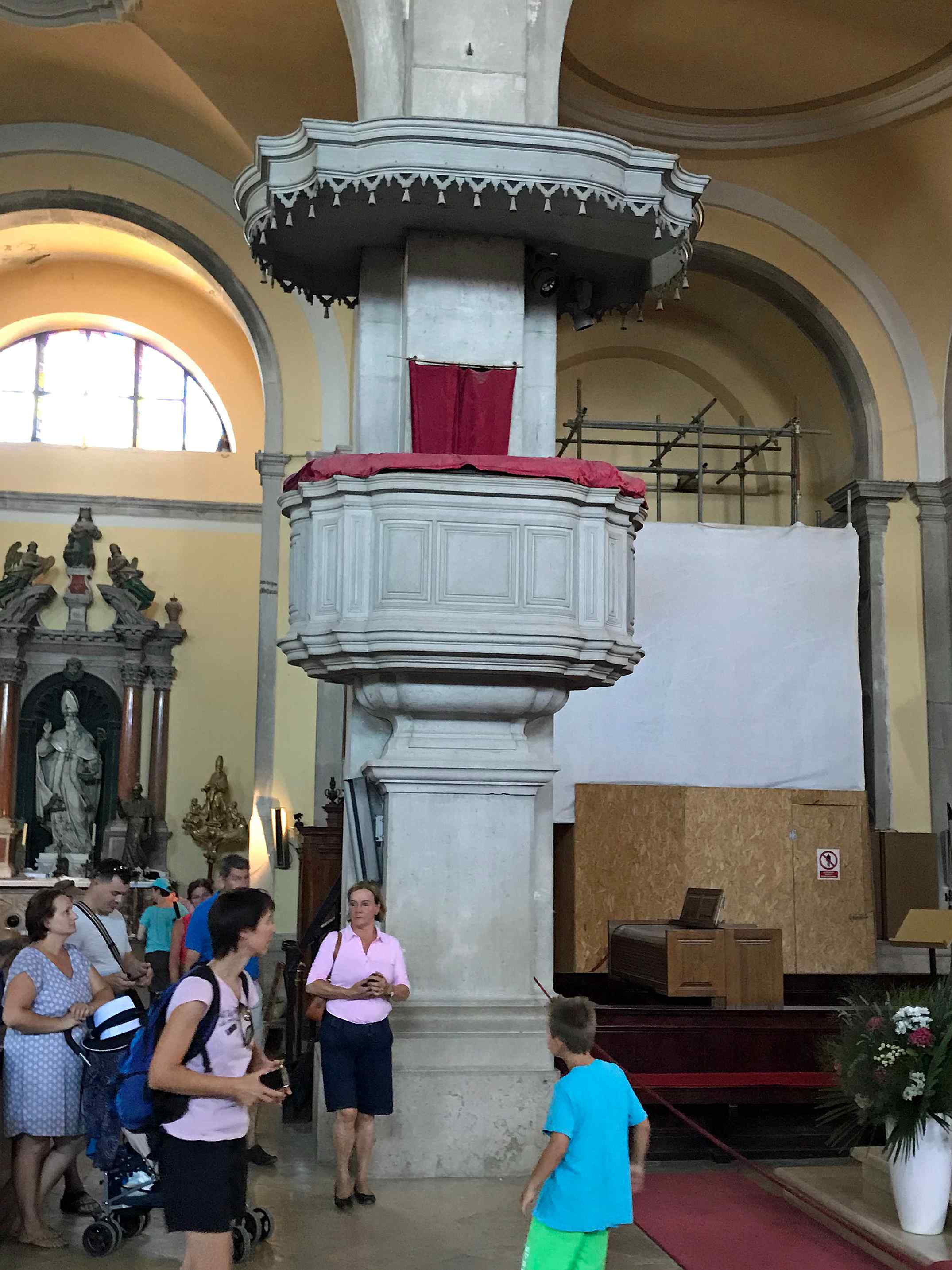 Preekstoel in Crkva Sv Eufemija, Rovinj