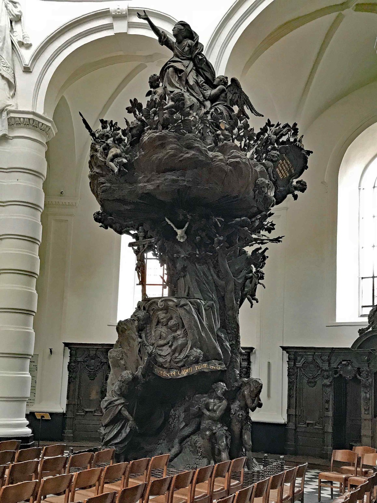 Pulpit at Onze Lieve Vrouw van Hanswijkbasiliek, Mechelen