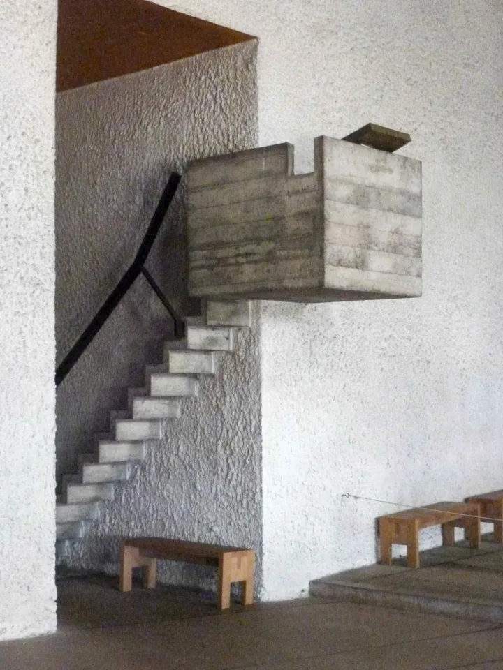 Preekstoel in Notre Dame du Haut de Ronchamp, Ronchamp