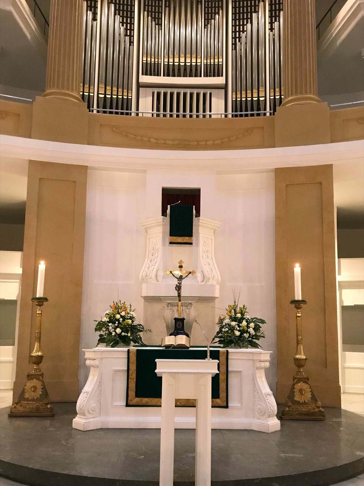 Preekstoel in St Lambertikirche, Oldenburg